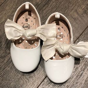 NWT White patent shoes size 6